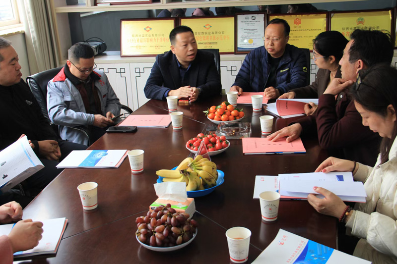 三門(mén)峽市陜州區(qū)水利局張局長(zhǎng)，自來(lái)水公司趙總經(jīng)理等人蒞臨陜西甘霖實(shí)業(yè)公司考察指導(dǎo)工作